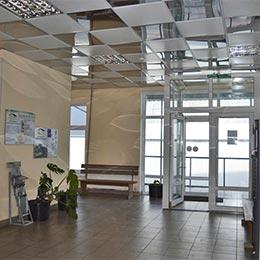 Ваши гости могут присесть и отдохнуть, выпить кофе пока ожидают Вас.